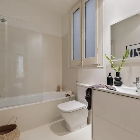 Sinan - 2 Bedrooms And Balcony In Sant Gervasi 바르셀로나